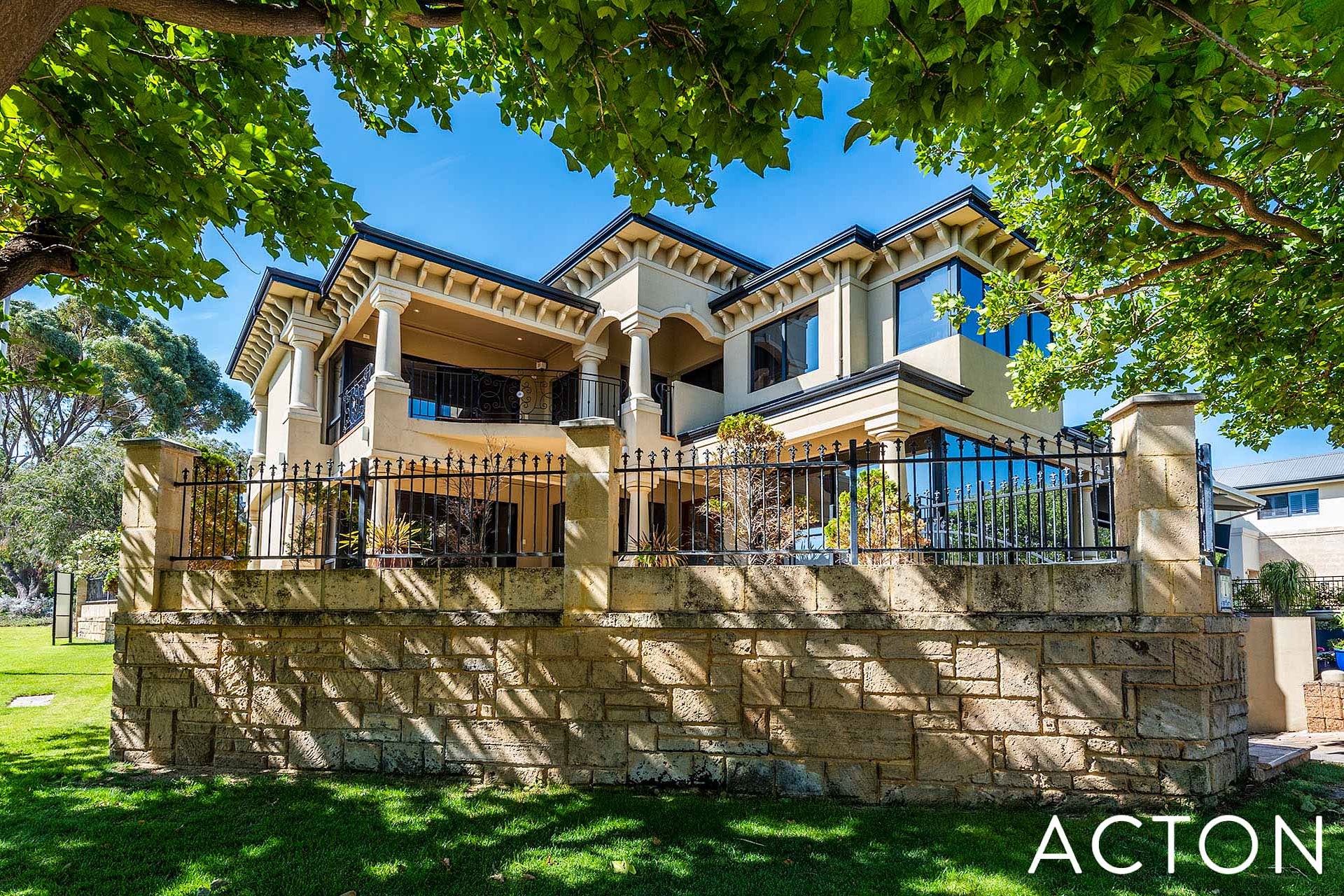 1 Chipperfield Court, Mosman Park, WA 6012