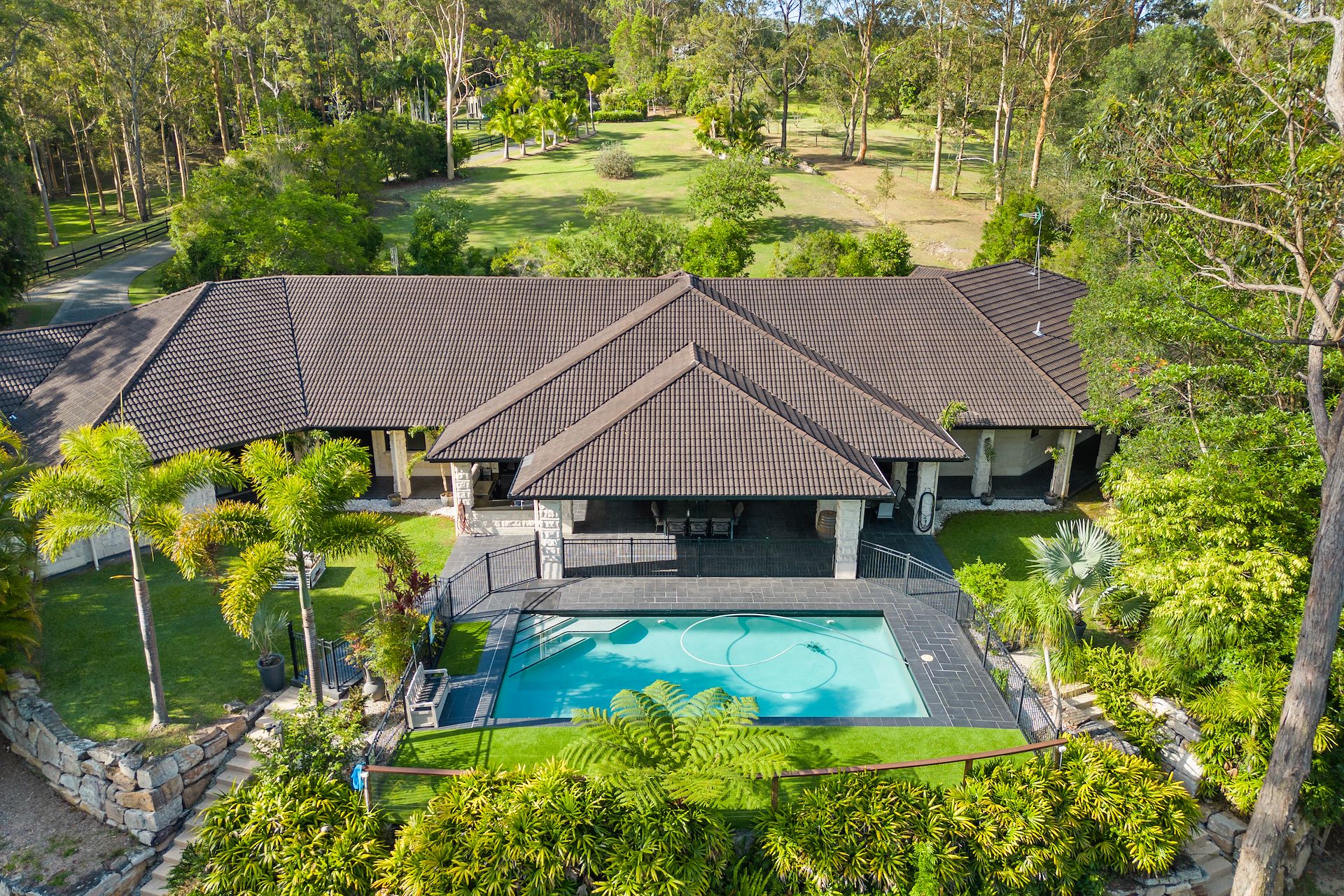 5866 Country Crescent, Nerang, QLD 4211