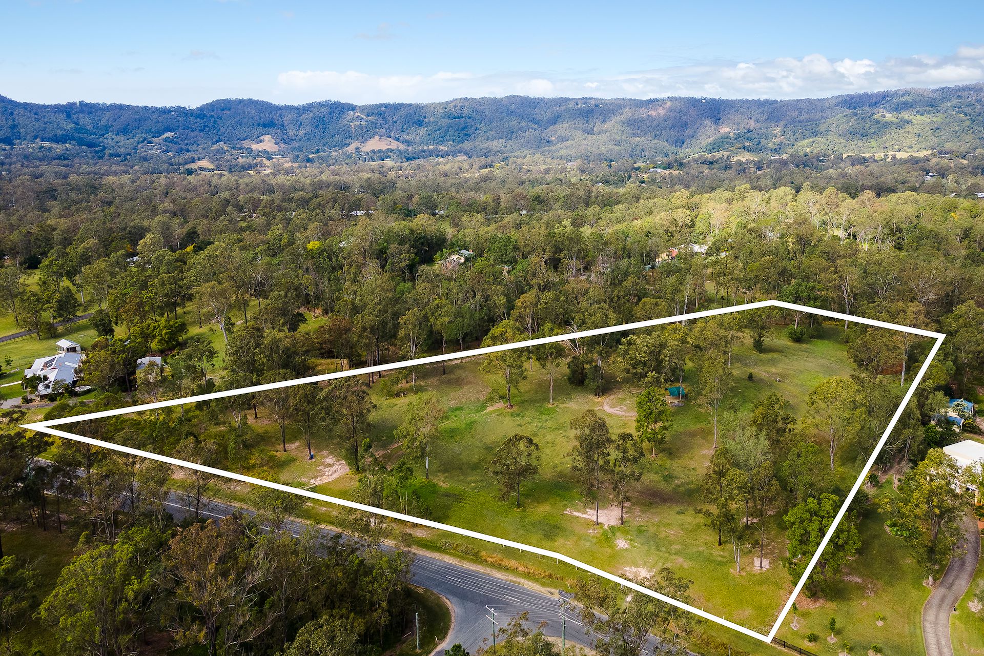 15 Westbourne Drive, Wights Mountain, QLD 4520
