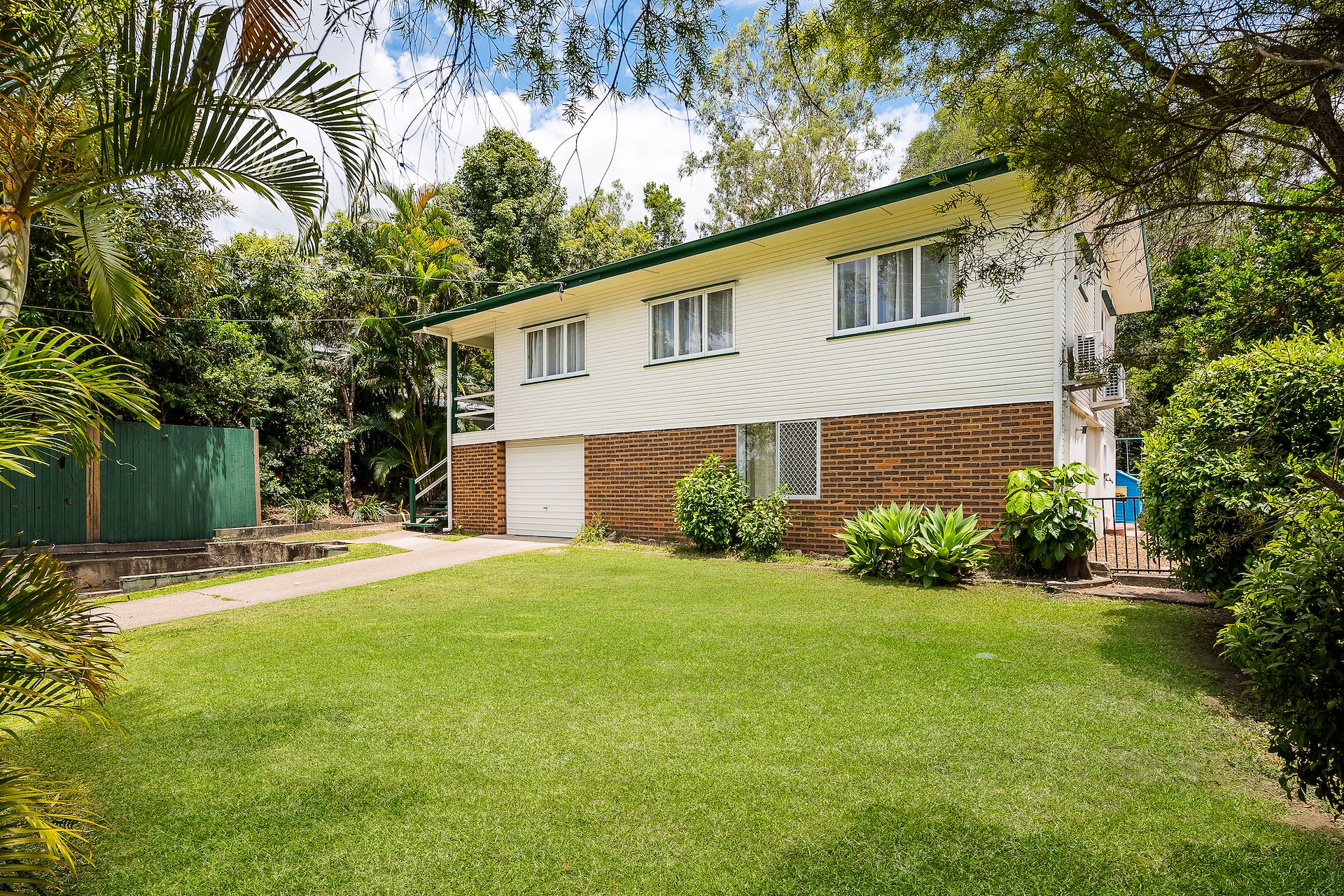 33 Mount Glorious Road, Samford Village, QLD 4520