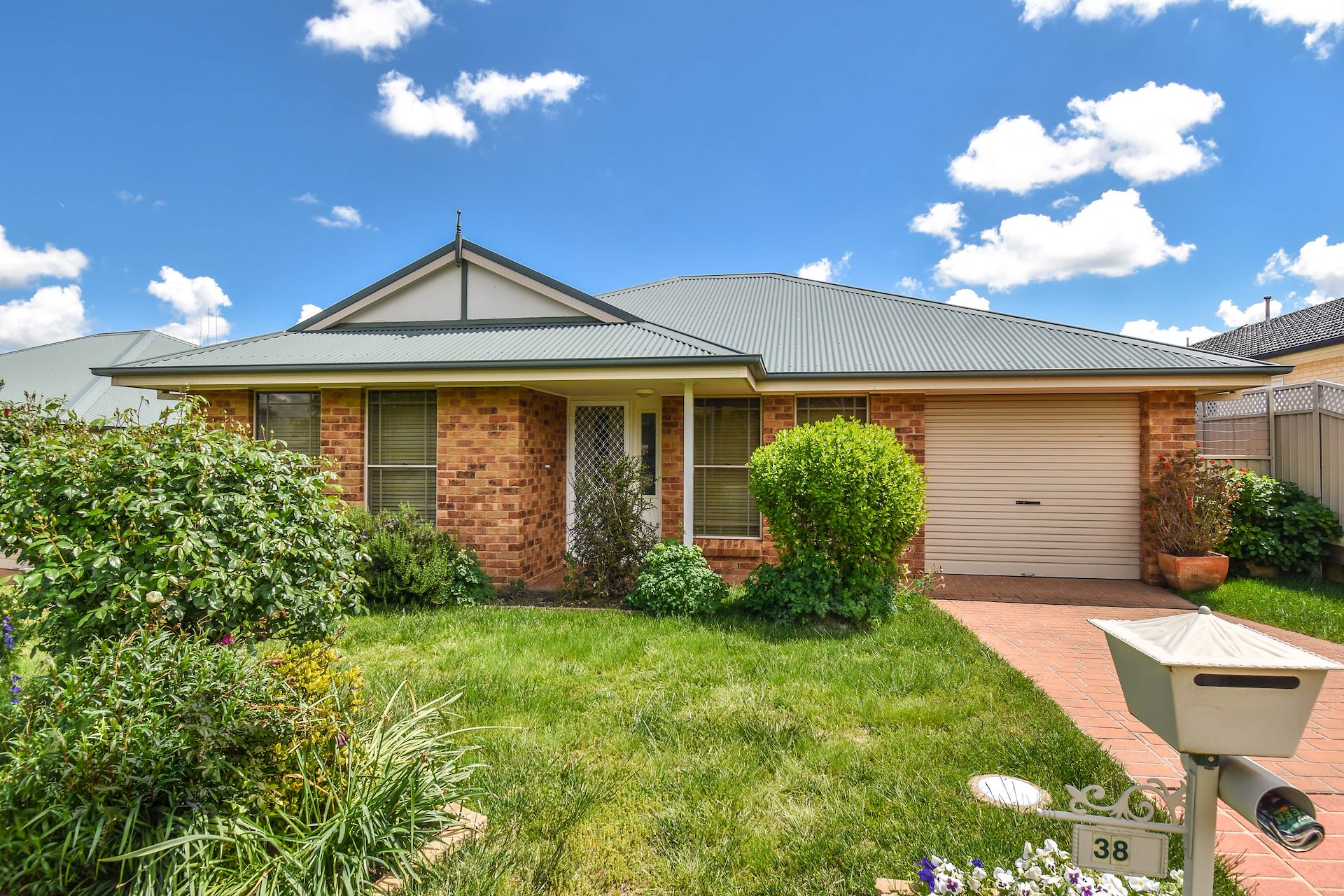 38 Roselawn Drive, Orange, NSW 2800