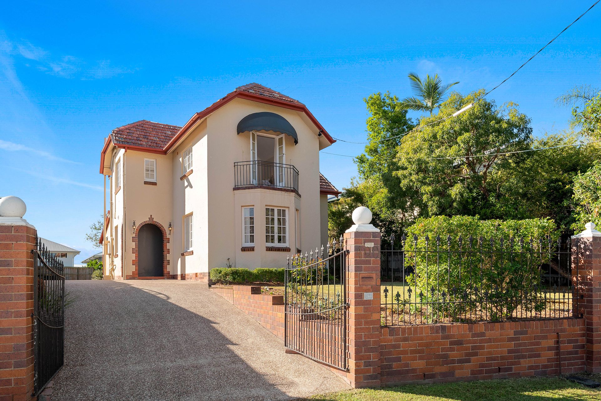 490-cavendish-road-coorparoo-qld-4151