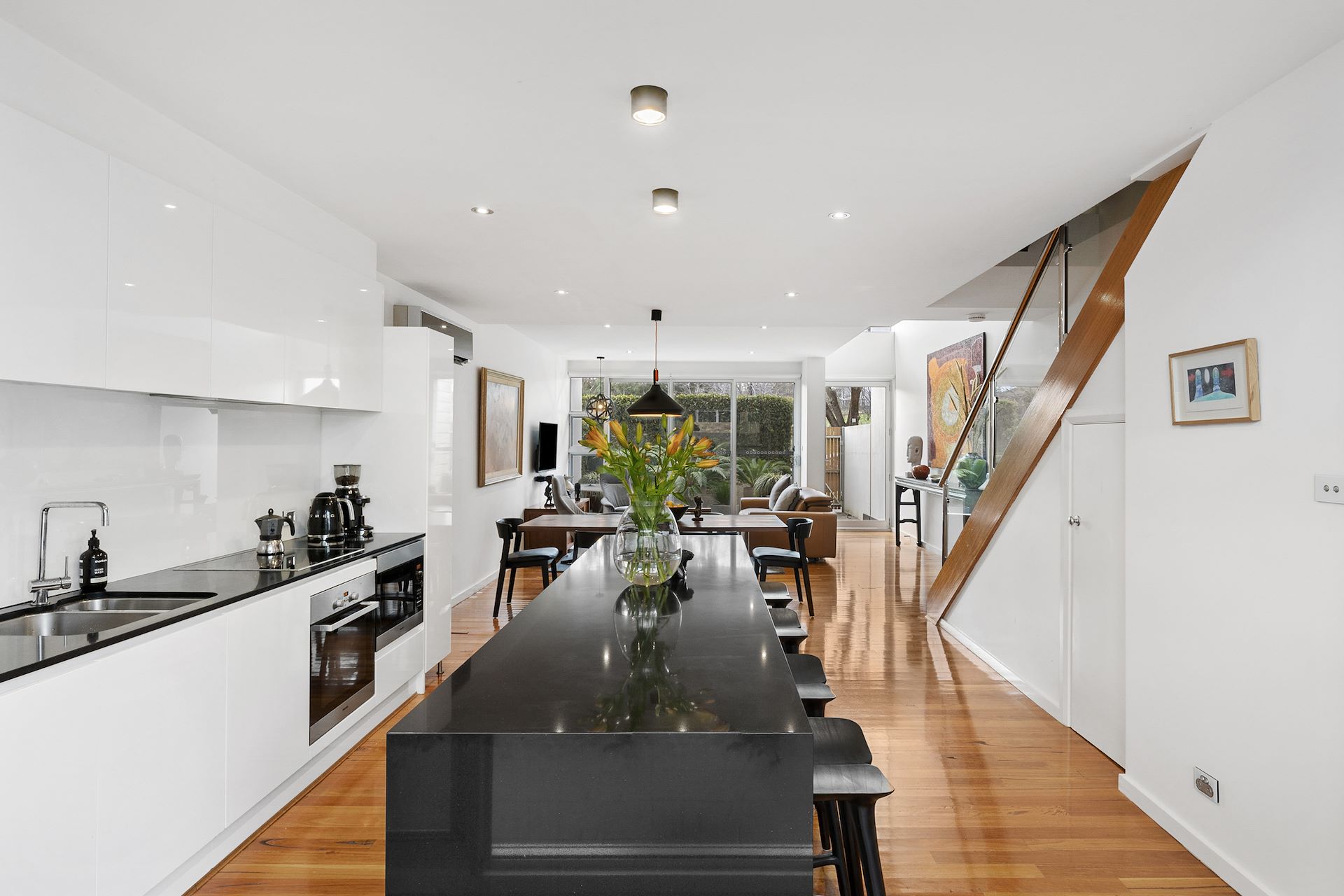 2 49 Hampton Circuit