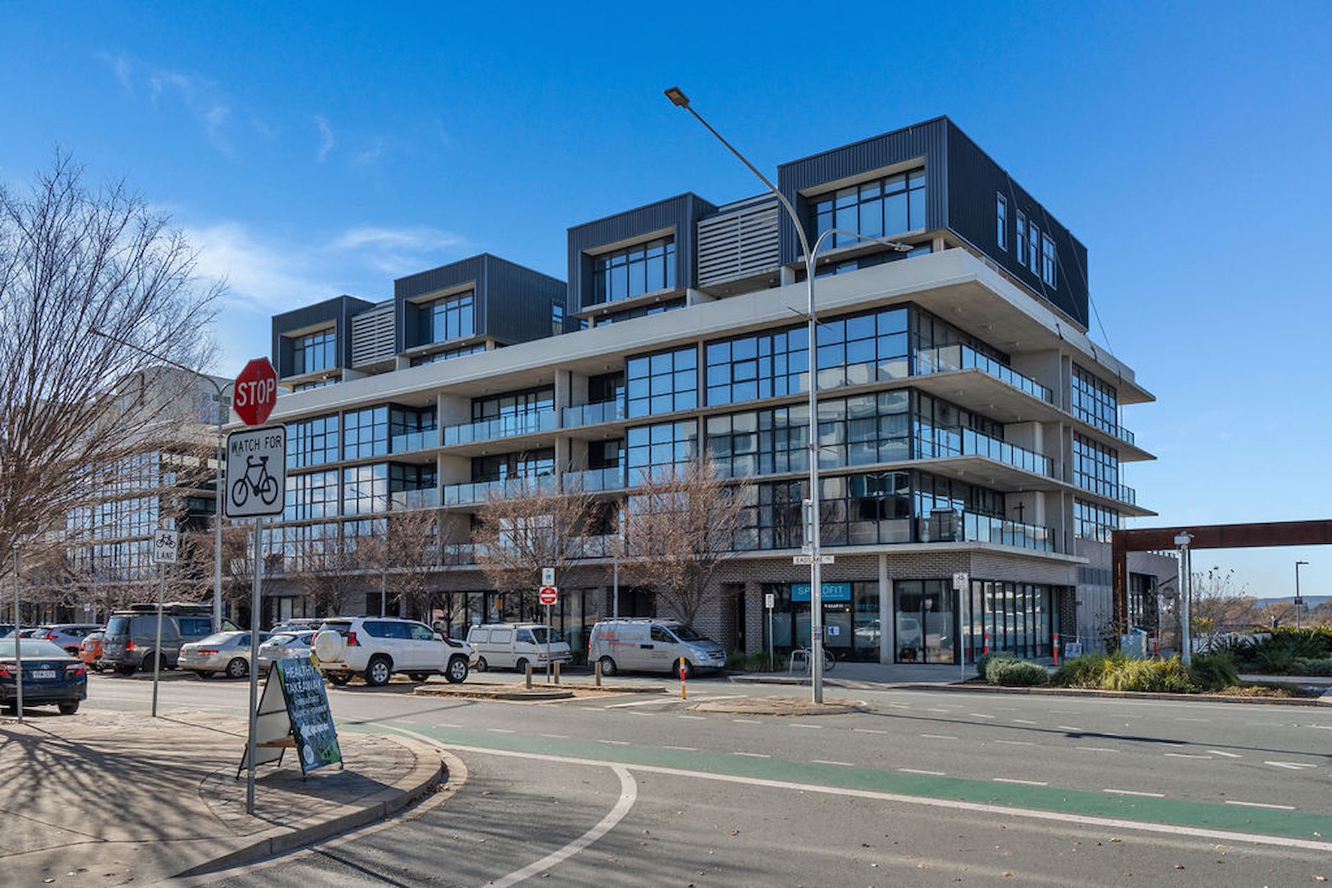 4/33 Eastlake Parade