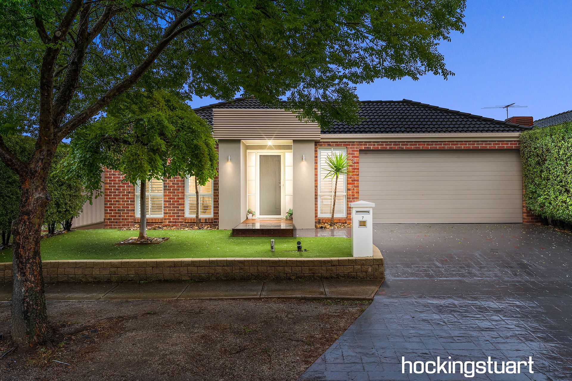 7 Hughes Avenue, CAROLINE SPRINGS, VIC 3023