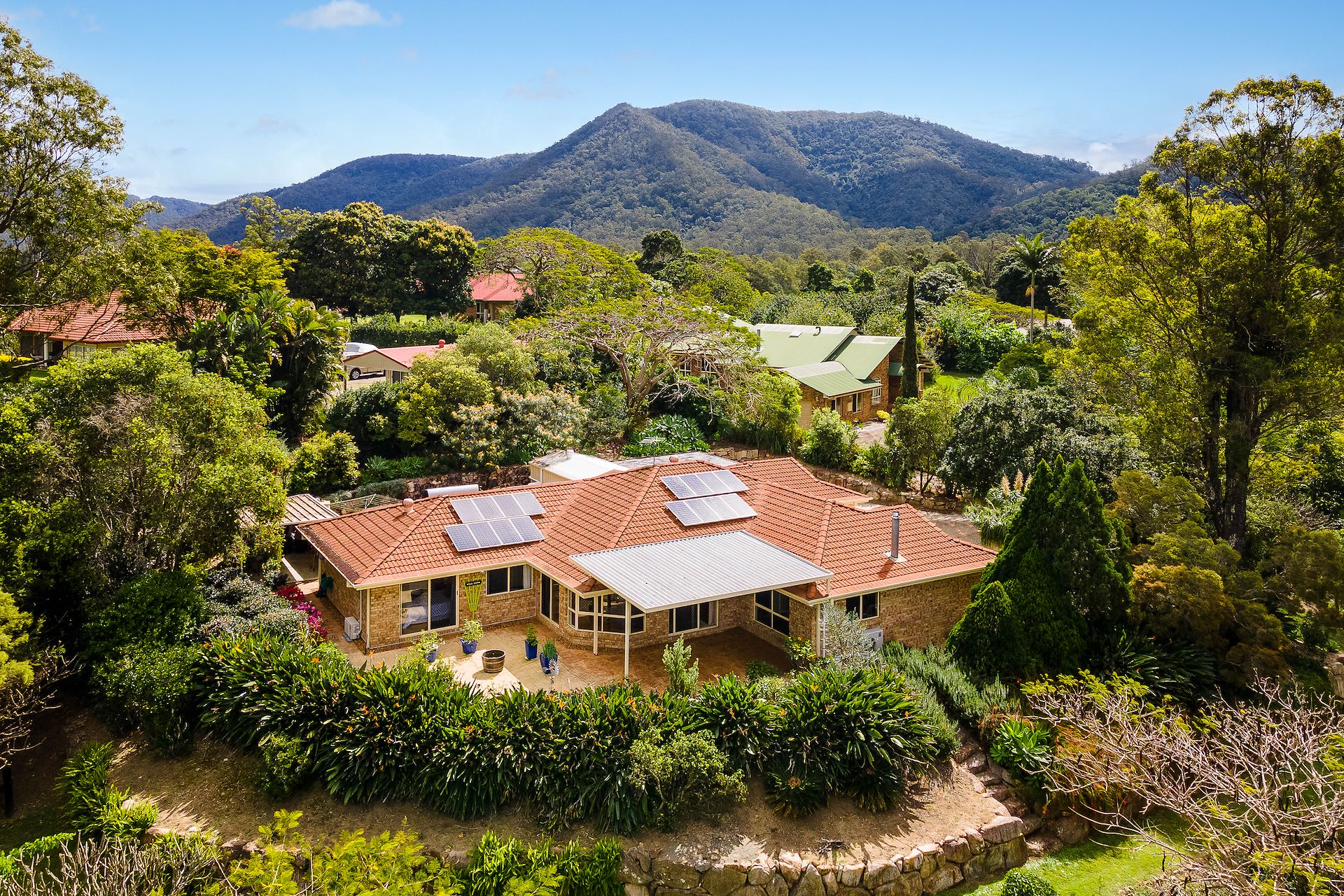 1 Harwood Court, Samford Valley, QLD 4520