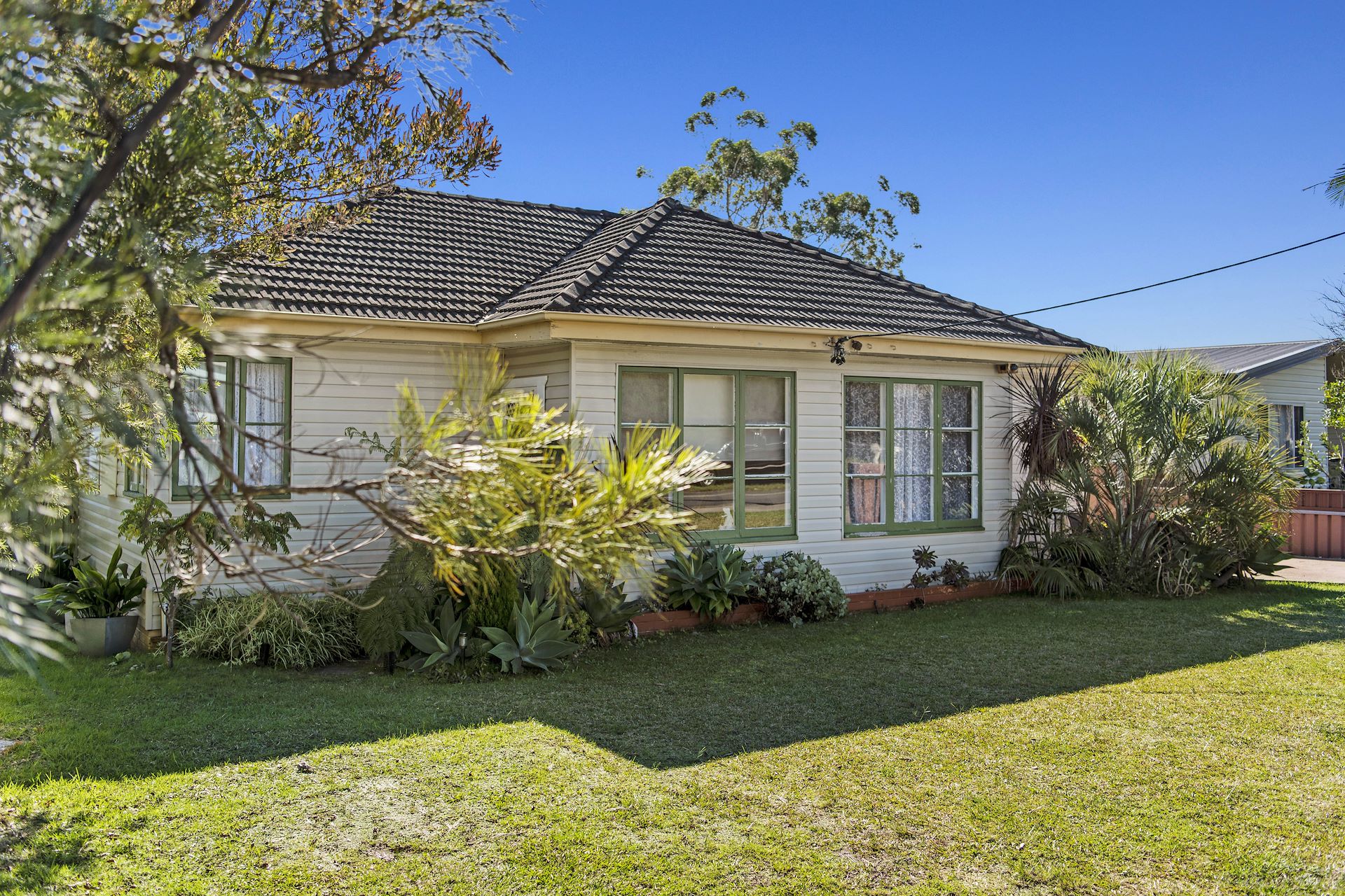 5 Lyons Road, Sussex Inlet, NSW 2540