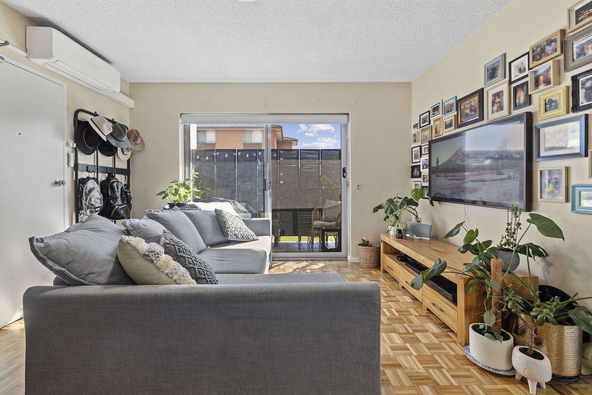 13/104 Henderson Road