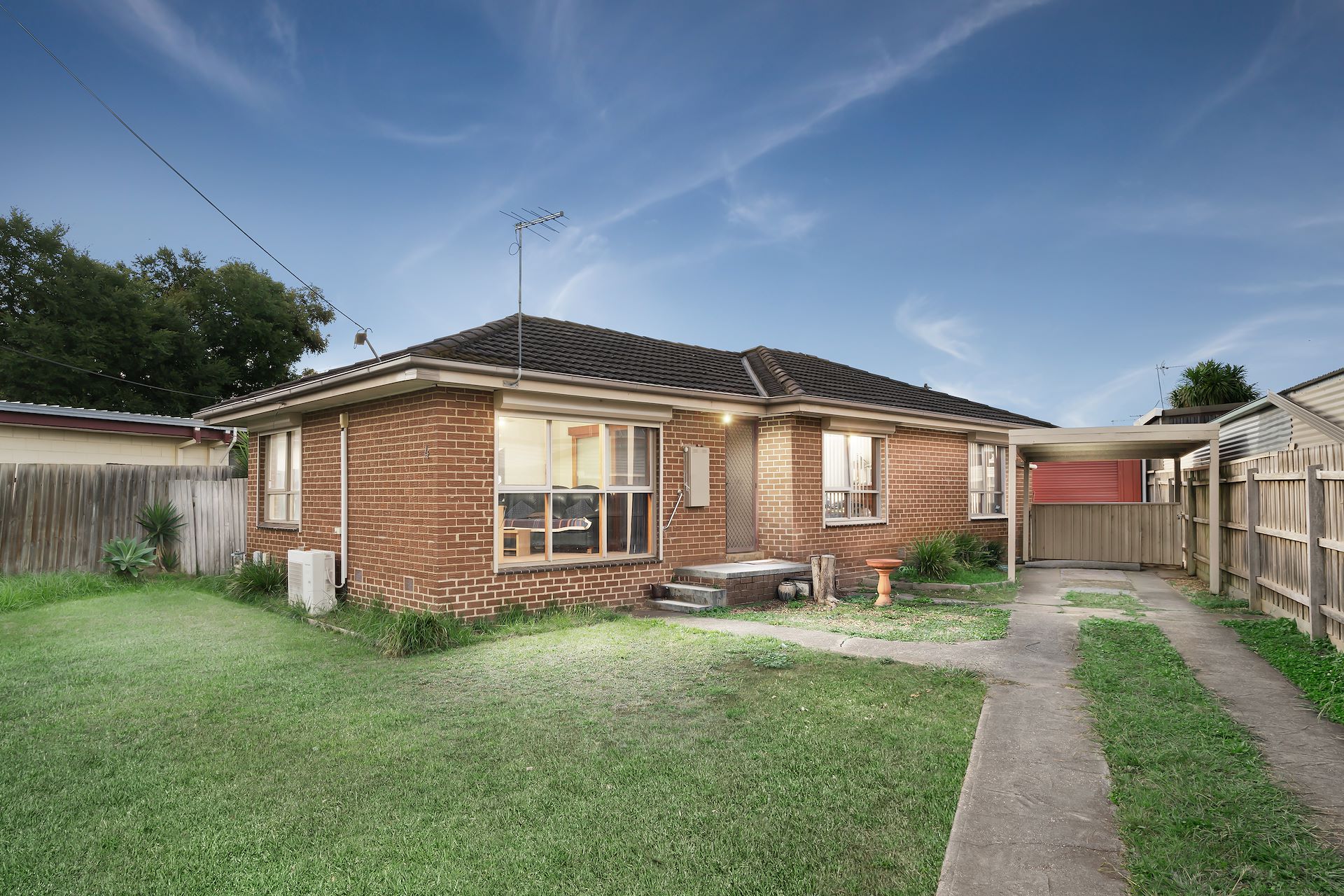 4 Kingsford Avenue, Melton South, VIC 3338