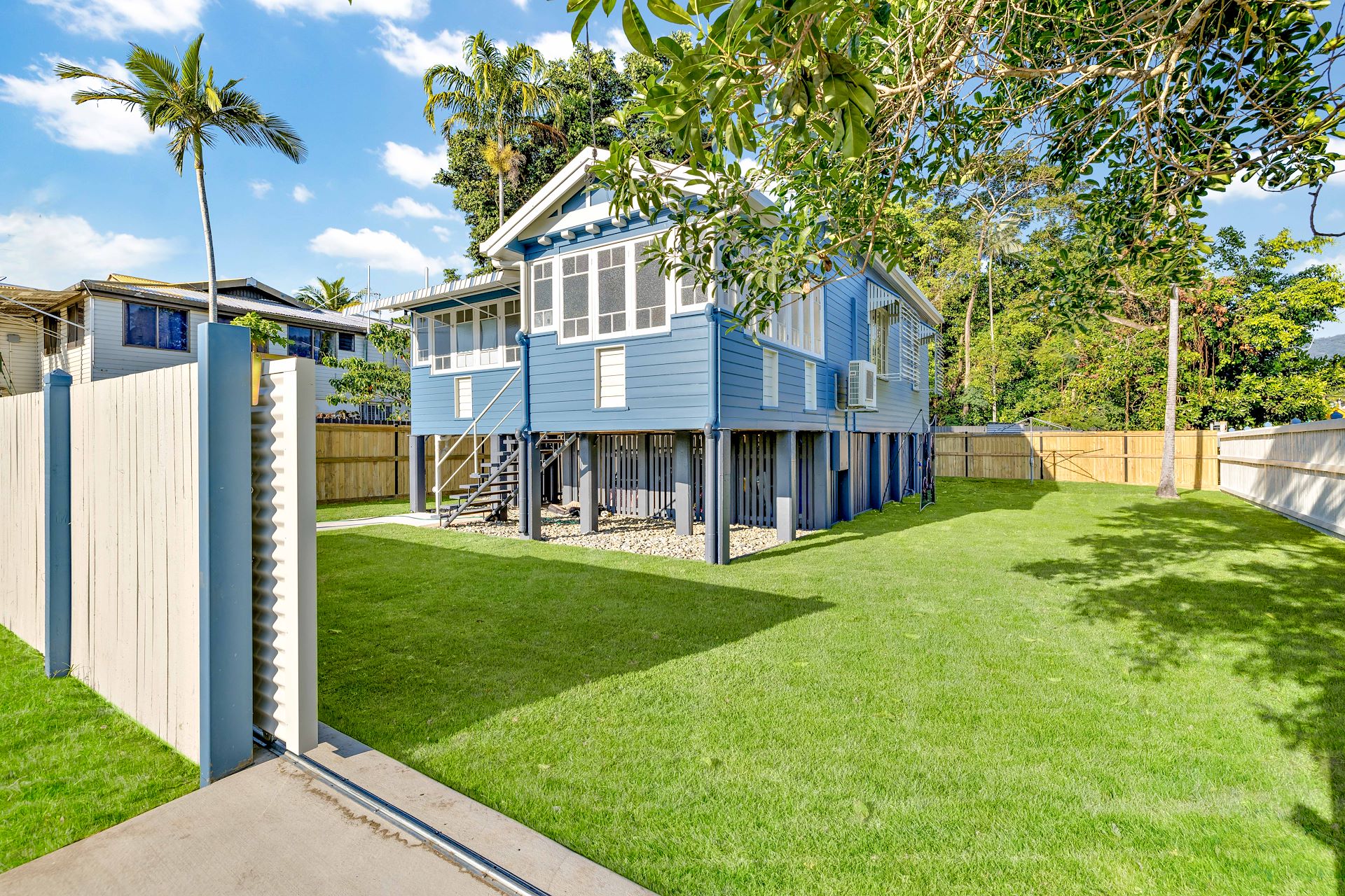 19 Law Street, Cairns North, QLD 4870 19 Law Street, Cairns North, QLD 4870