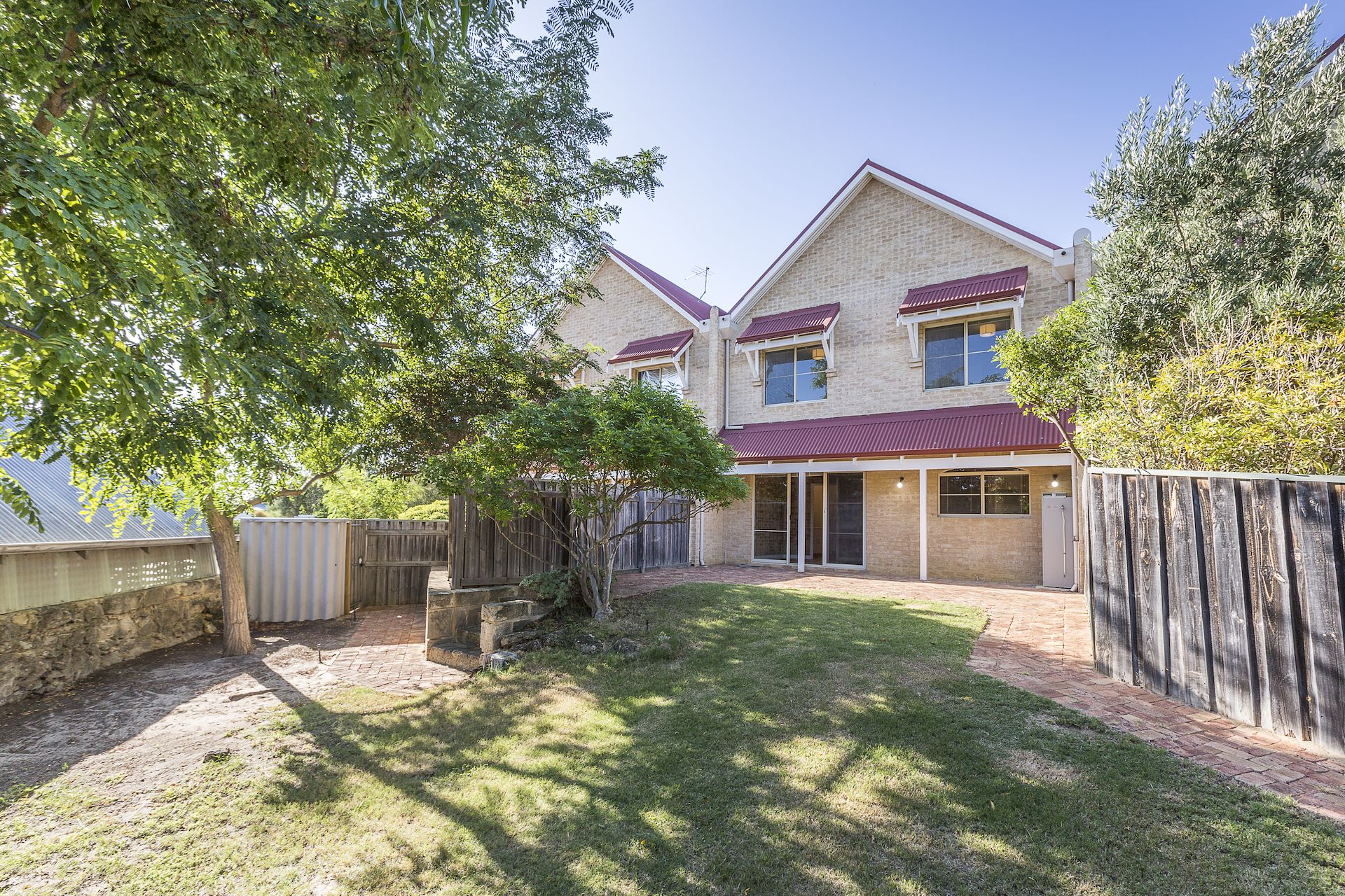 2/50 Burt Street, Fremantle, WA 6160