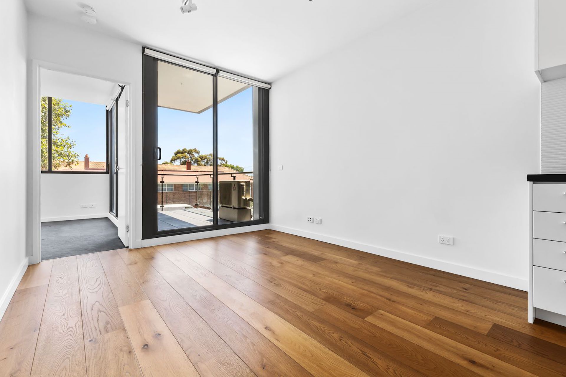 M03/102110 Keilor Road, Essendon, VIC 3040