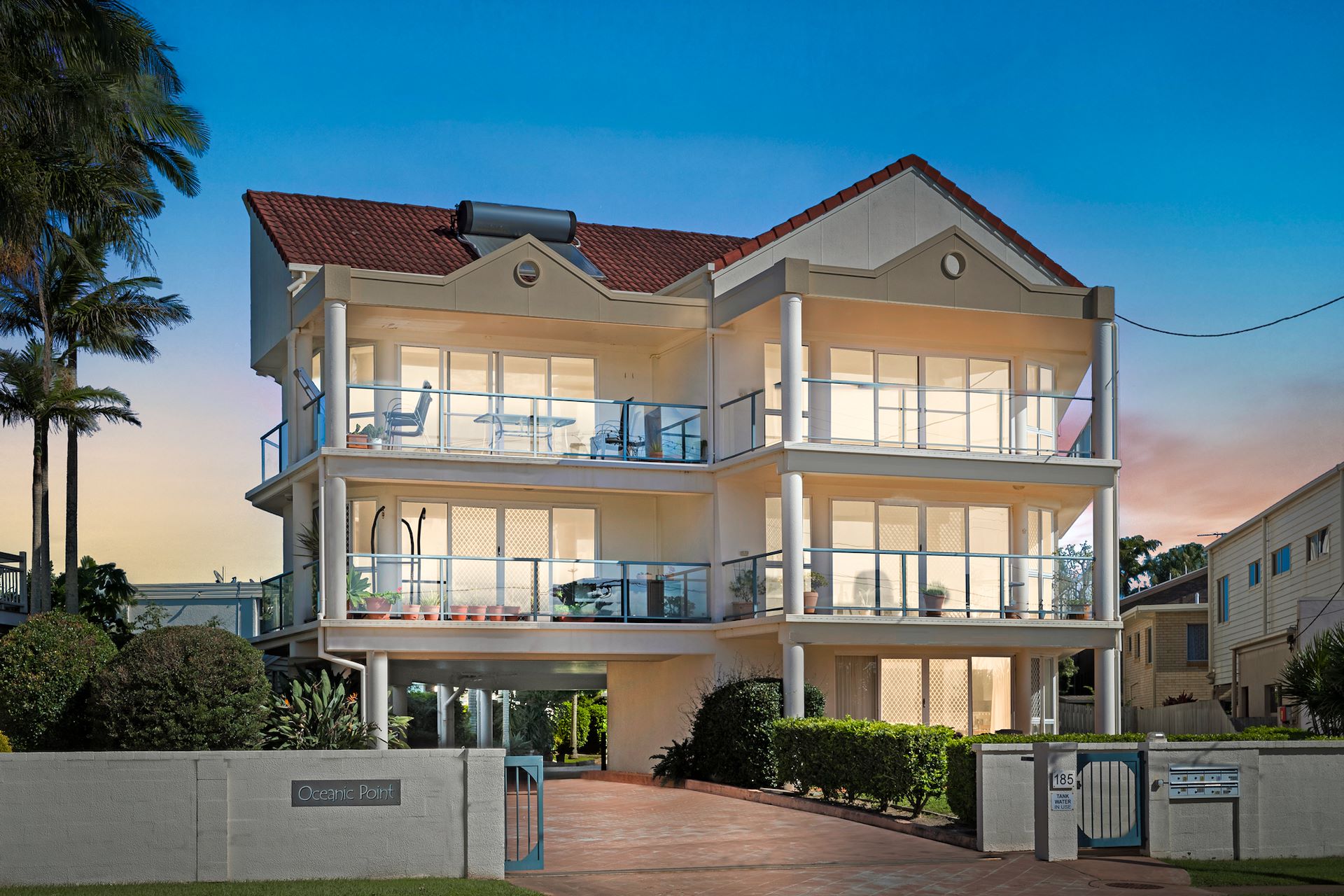 4/185 Landsborough Avenue