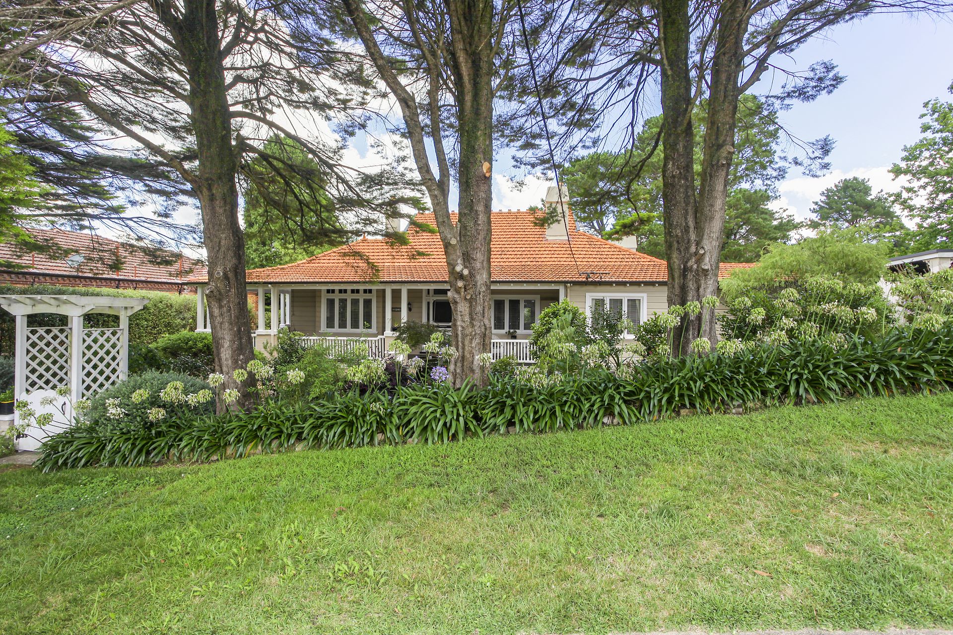 2 Abbotsford Road
