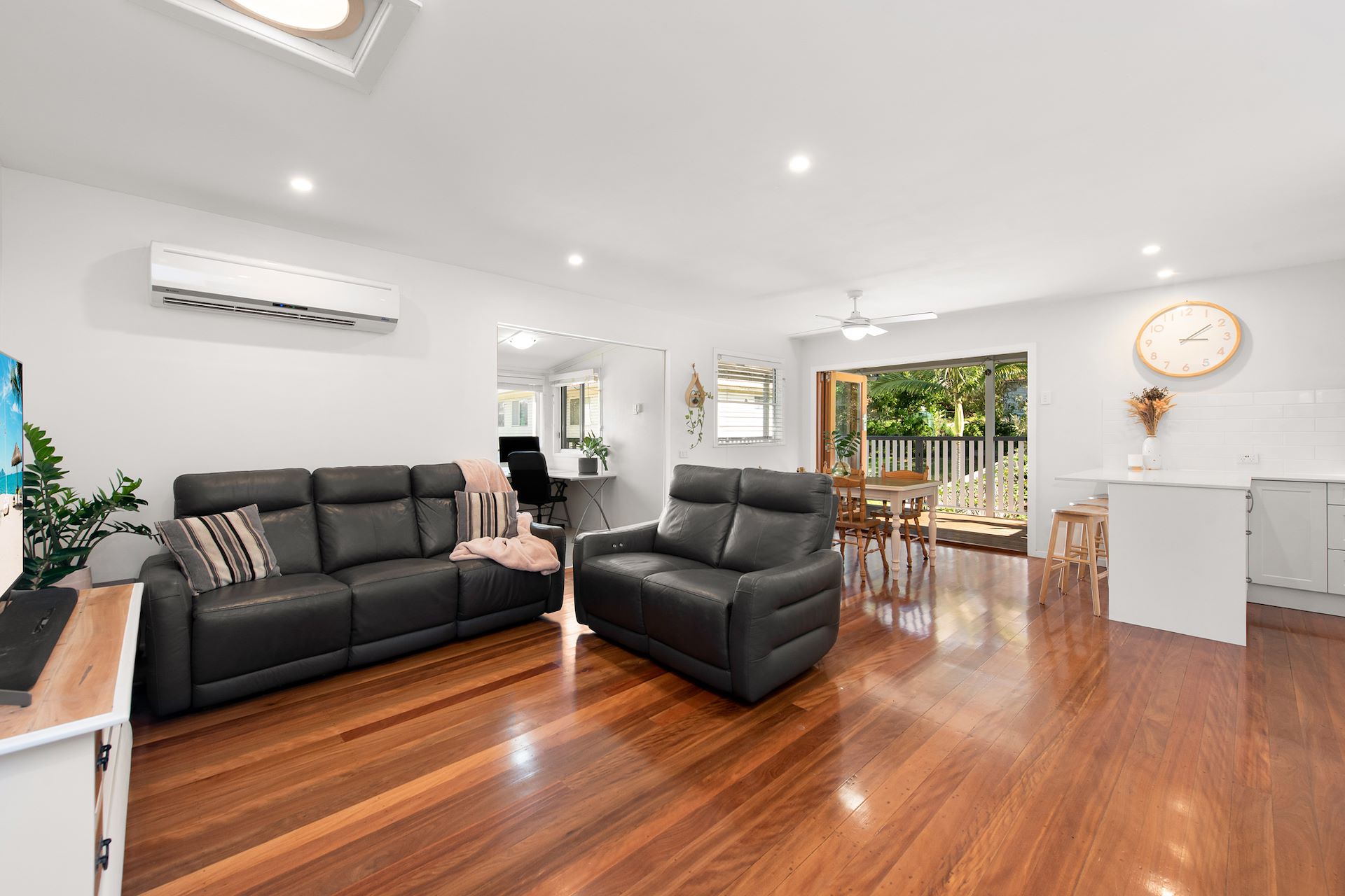 127 Sapphire Street, Holland Park, QLD 4121